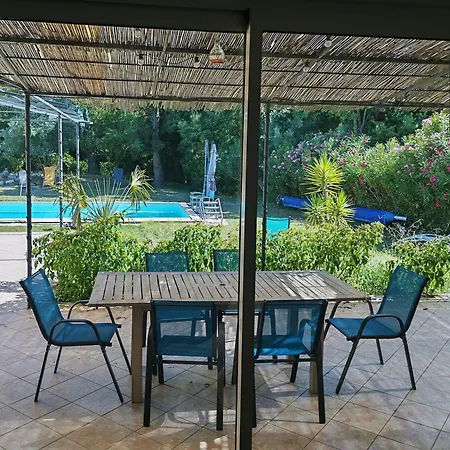 Mas De La Maleroubine Сasa de vacaciones *